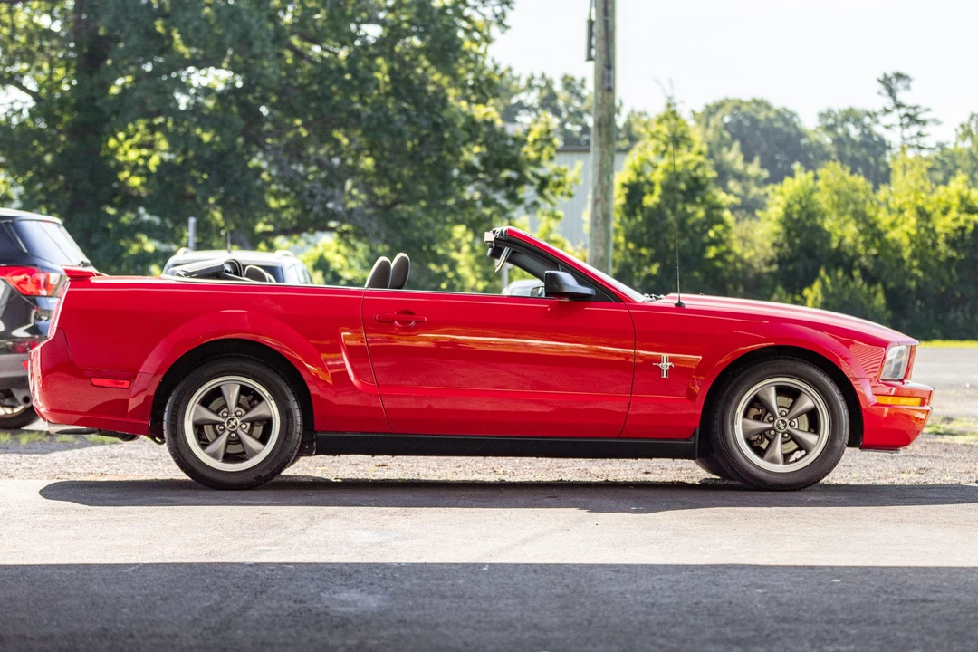 2006 Ford S197 Mustang - Image 8 of 31
