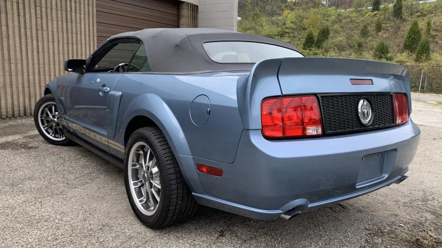 2006 Ford S197 Mustang - Image 2 of 15