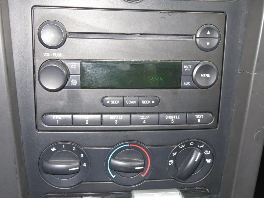 2006 Ford S197 Mustang - Image 8 of 12
