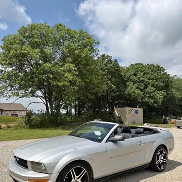 2006 Ford Mustang Convertible 2D