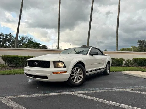 2006 Ford Mustang Convertible 2D