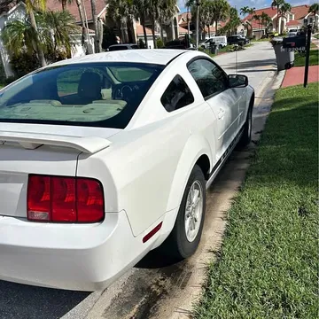 2006 Ford Mustang Coupe 2D