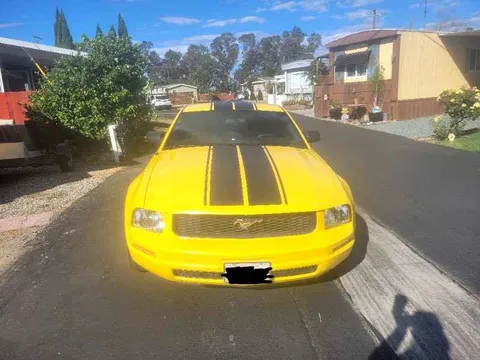 2006 Ford Mustang Coupe 2D