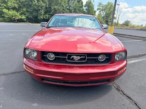 2006 Ford Mustang Coupe 2D