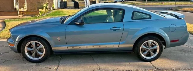 2006 Ford Mustang Coupe 2D