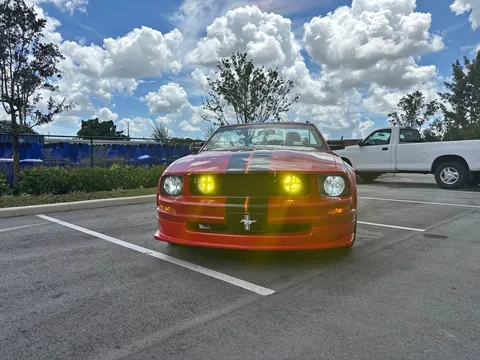 2006 Ford Mustang Deluxe Convertible 2D