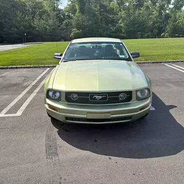 2006 Ford Mustang Deluxe Coupe 2D