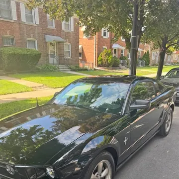 2006 Ford Mustang Deluxe Coupe 2D