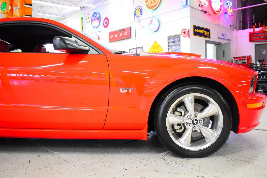 2006 Ford S197 Mustang GT - Image 8 of 20
