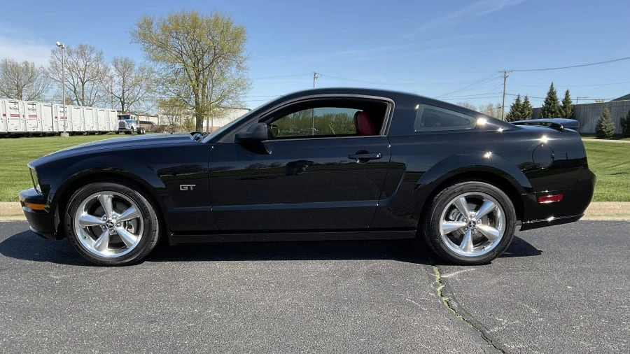 2006 Ford S197 Mustang - Image 2 of 17