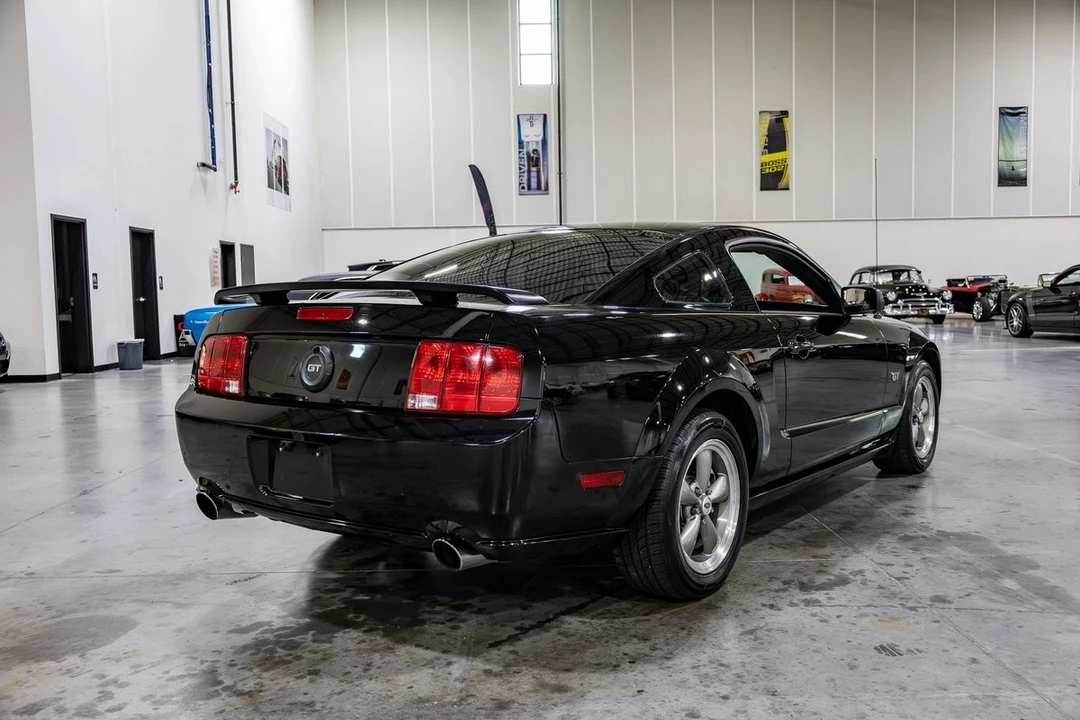 2006 Ford S197 Mustang GT - Image 7 of 31