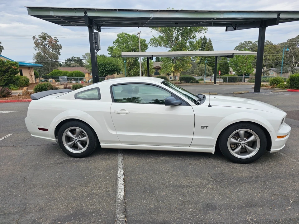 2006 Ford S197 Mustang GT - Image 8 of 31