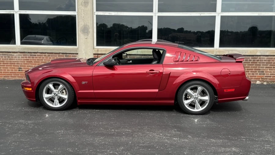 2006 Ford S197 Mustang - Image 2 of 11
