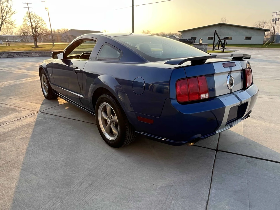 2006 Ford S197 Mustang GT - Image 8 of 31