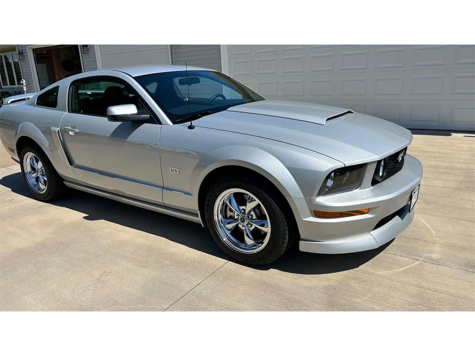 2006 Ford S197 Mustang GT - Image 3 of 31