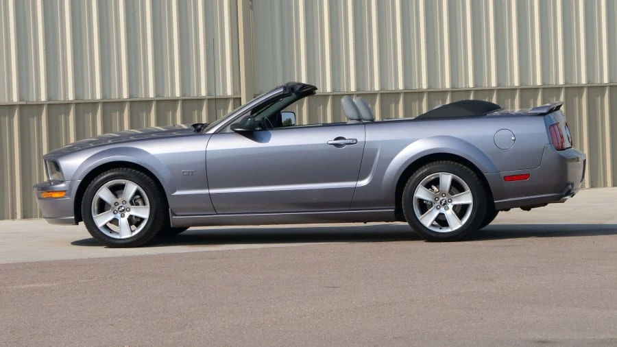 2006 Ford S197 Mustang - Image 2 of 12