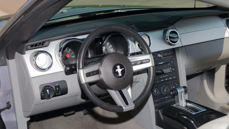 2006 Ford S197 Mustang - Image 9 of 12