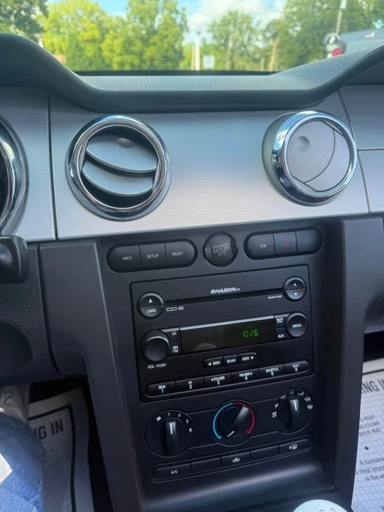 2006 Ford S197 Mustang GT - Image 15 of 17