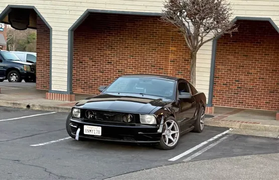2006 Ford Mustang GT Coupe 2D
