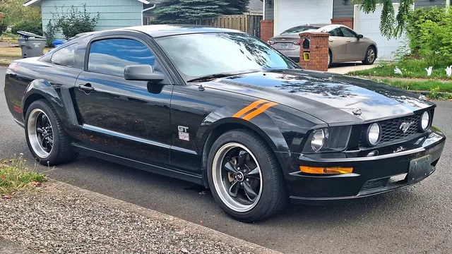 2006 Ford Mustang GT Coupe 2D