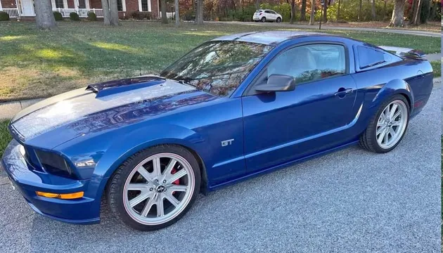 2006 Ford Mustang GT Coupe 2D