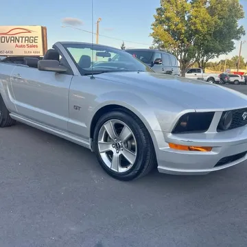 2006 Ford Mustang GT Deluxe 2dr Convertible