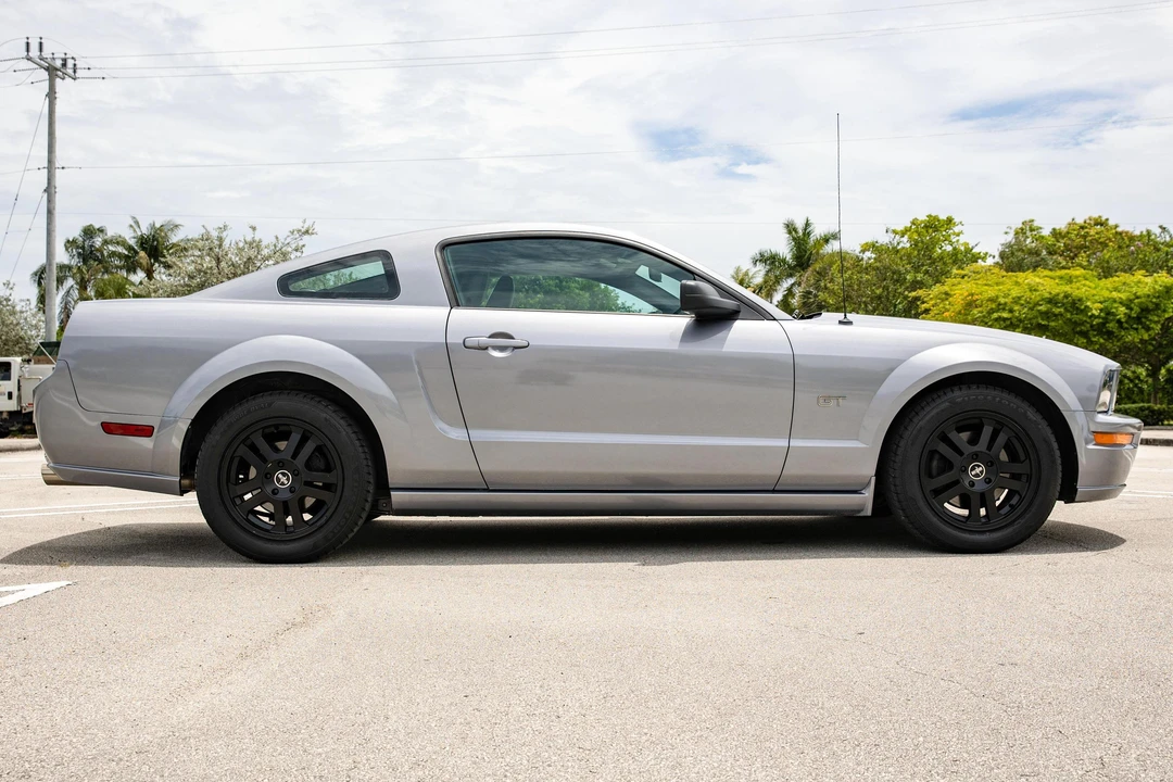 2006 Ford S197 Mustang GT - Image 3 of 31