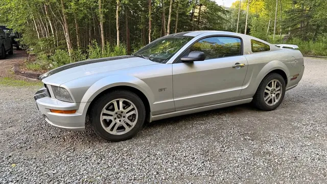 2006 Ford Mustang GT Deluxe Coupe 2D