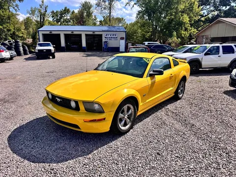 2006 Ford Mustang GT Deluxe Coupe 2D