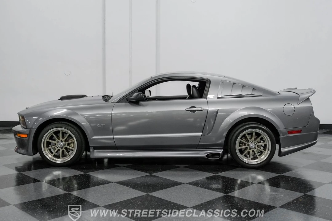 2006 Ford S197 Mustang - Image 2 of 12