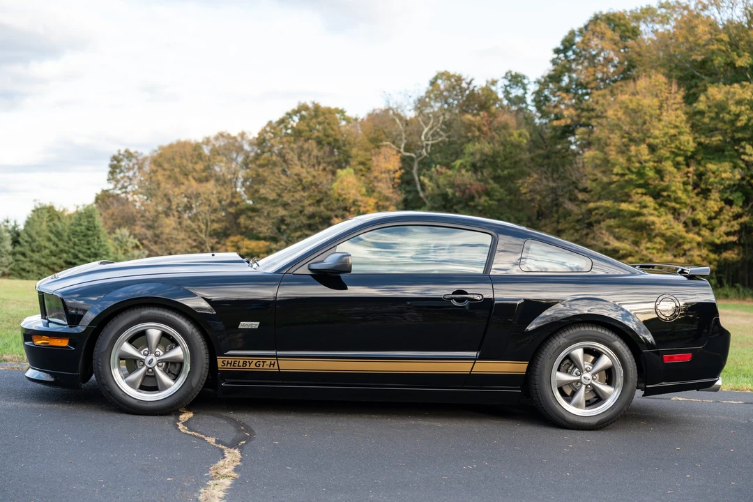 2006 Ford S197 Mustang GT - Image 2 of 31
