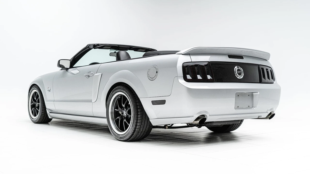 2006 Ford S197 Mustang - Image 2 of 21