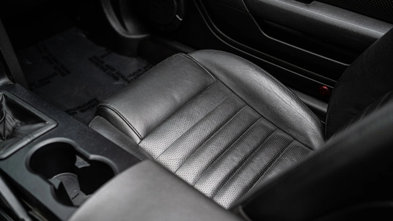 2006 Ford S197 Mustang - Image 16 of 21