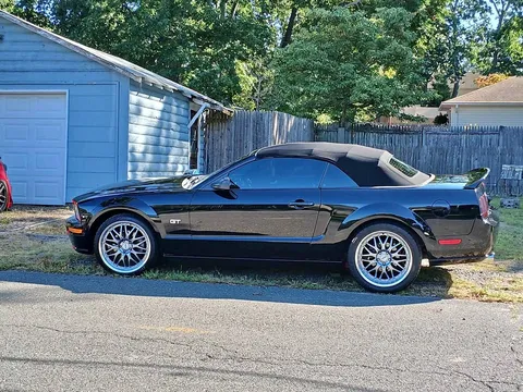 2006 Ford Mustang GT Premium Convertible 2D