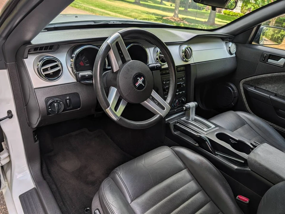 2006 Ford S197 Mustang GT - Image 8 of 19