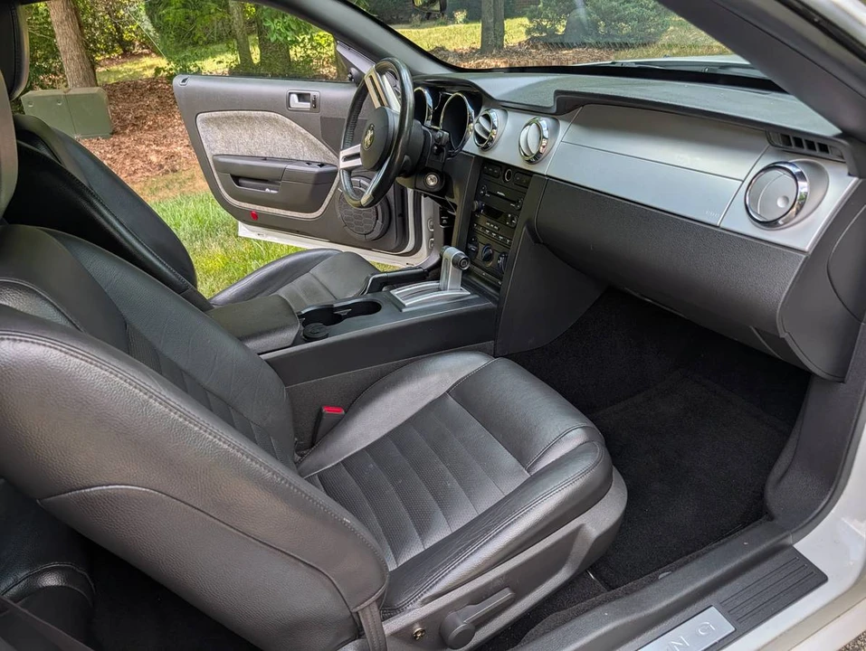2006 Ford S197 Mustang GT - Image 13 of 19