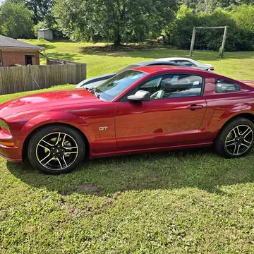2006 Ford Mustang GT Premium Coupe 2D