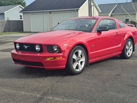 2006 Ford Mustang GT Premium Coupe 2D