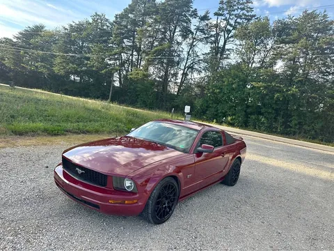 2006 Ford Mustang GT Premium Coupe 2D