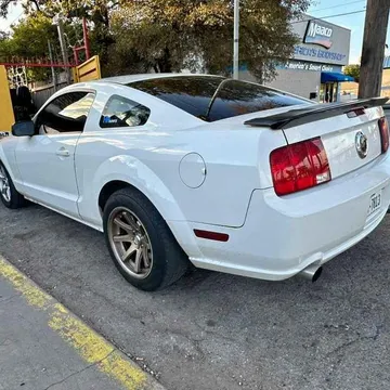 2006 Ford Mustang GT Premium Coupe 2D