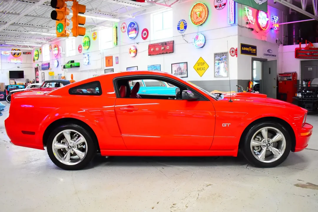 2006 Ford S197 Mustang GT - Image 2 of 21