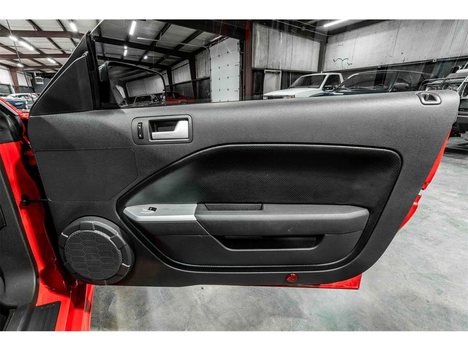 2006 Ford S197 Mustang GT - Image 15 of 24