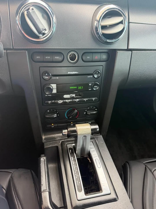 2006 Ford S197 Mustang - Image 8 of 12