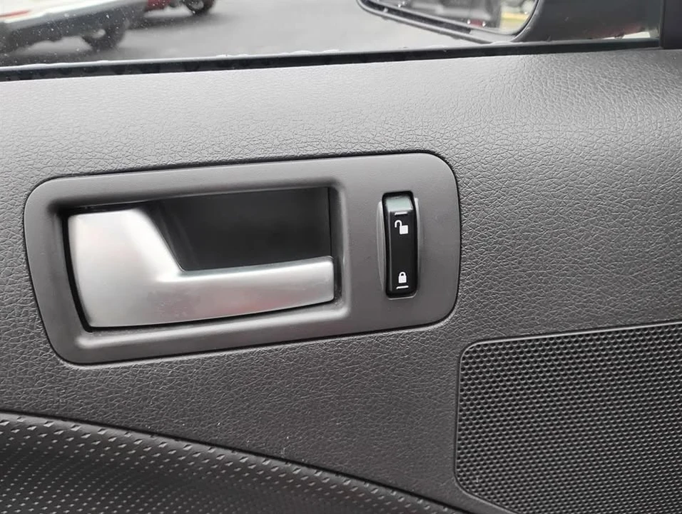 2006 Ford S197 Mustang - Image 12 of 20