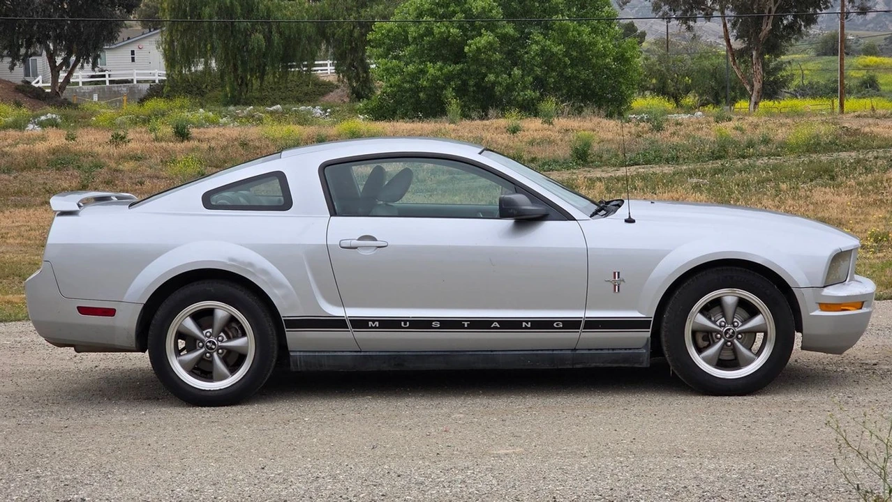 2006 Ford S197 Mustang - Image 9 of 21