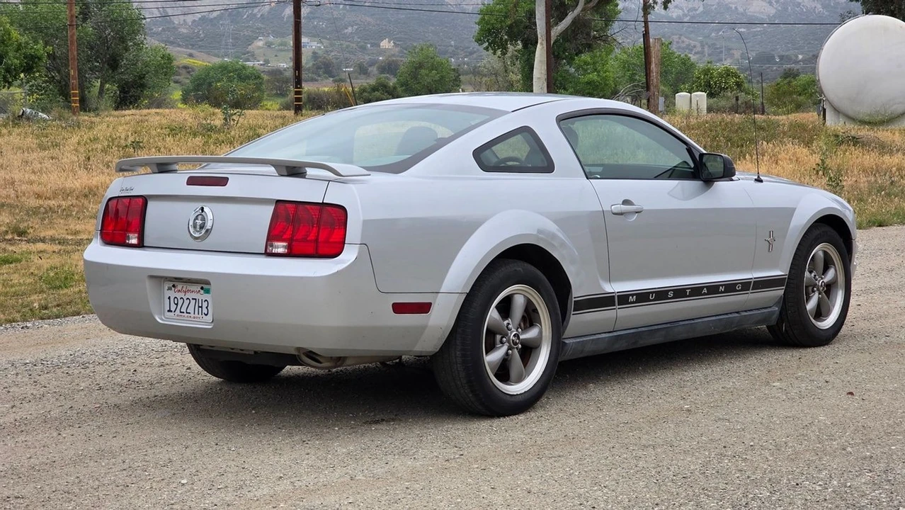 2006 Ford S197 Mustang - Image 7 of 12