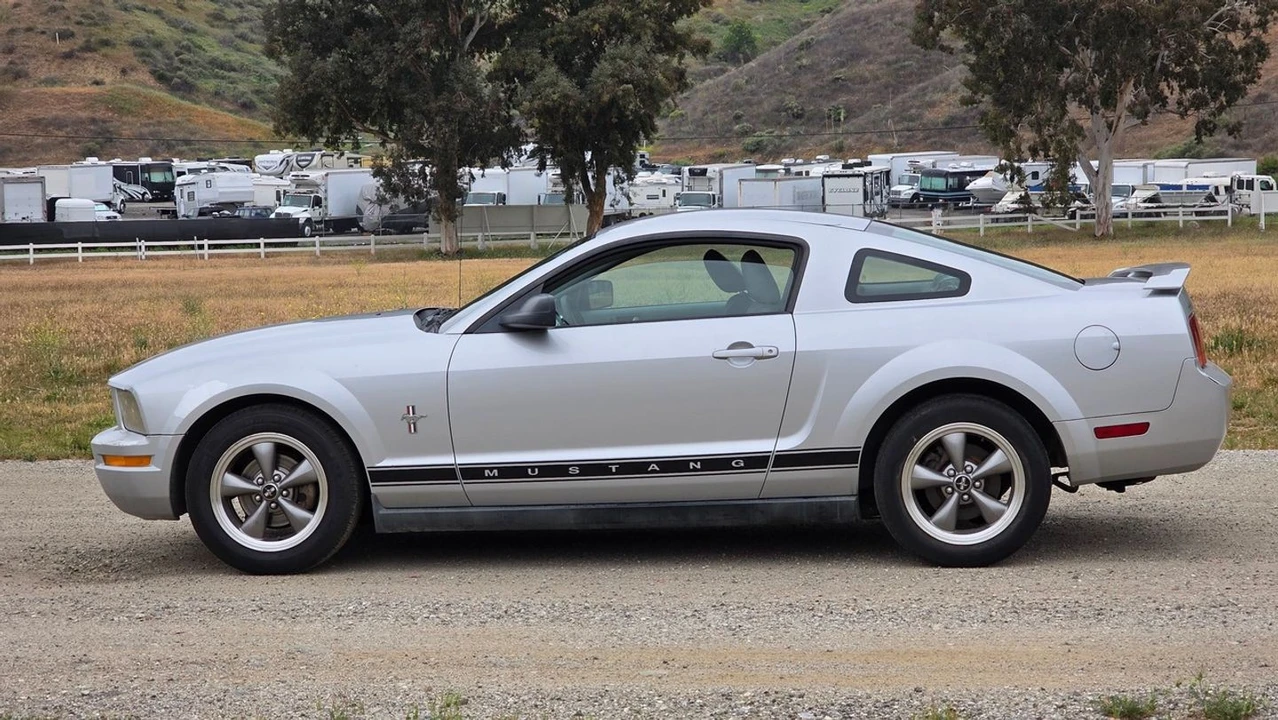 2006 Ford S197 Mustang - Image 8 of 21