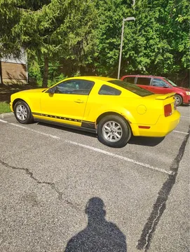 2006 Ford Mustang Premium Coupe 2D