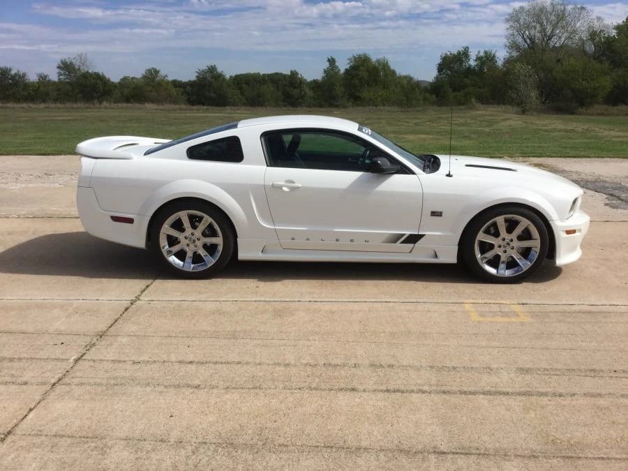2006 Ford S197 Mustang - Image 11 of 12