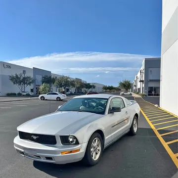 2006 Ford Mustang V6 Coupe 2D